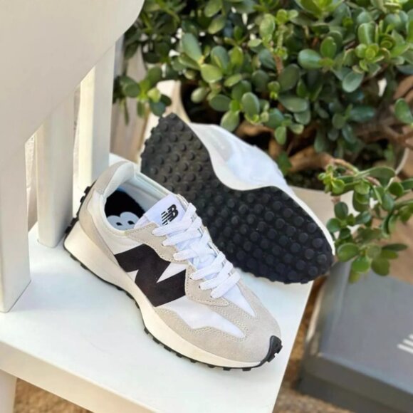 New Balance Women's 327 Shoes - Picture 2 of 5